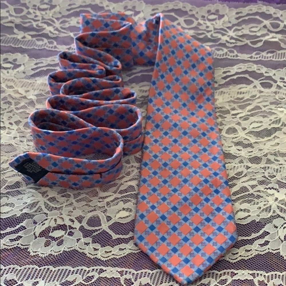 Lands End Tie Pre Owned 3 inches wide